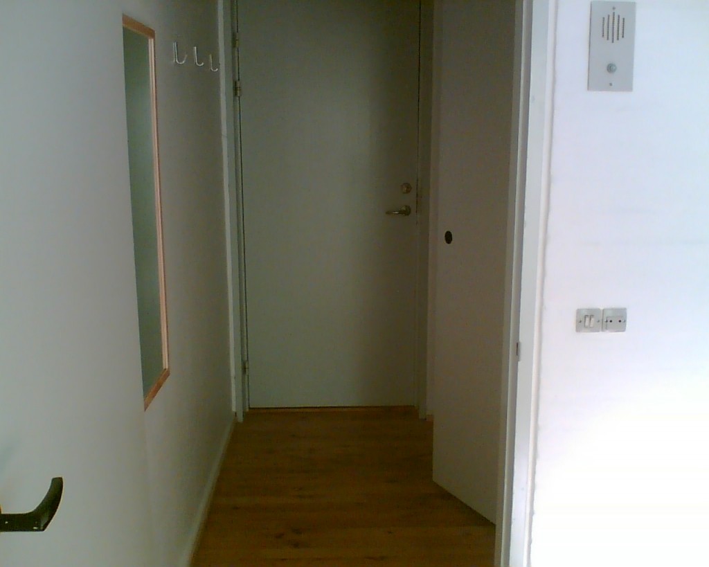 Indretning eller detalje fra stort værelse